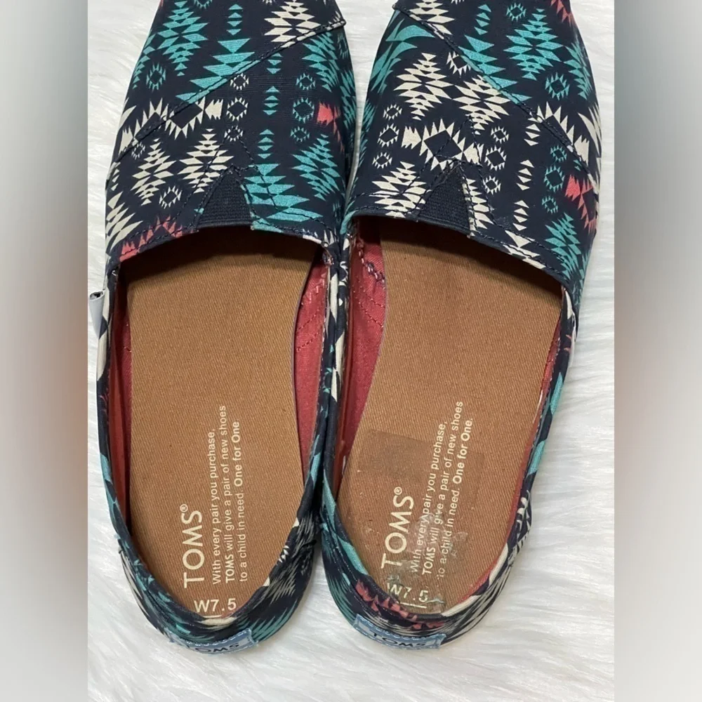 TOM’S Aztec Print Multicolor Women Shoes Sz W7.5
